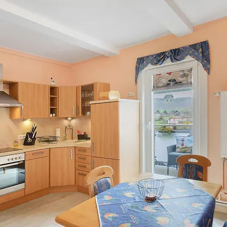 Laura Apartman *